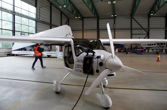 Norveç'in ilk elektrikli uçağı havalandı