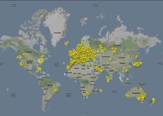 Arızalanan eğitim uçağı karayoluna indi