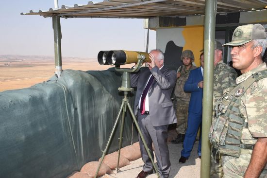 Şanlıurfa Valisi Tuna, Süleyman Şah Türbesi'ni ziyaret etti