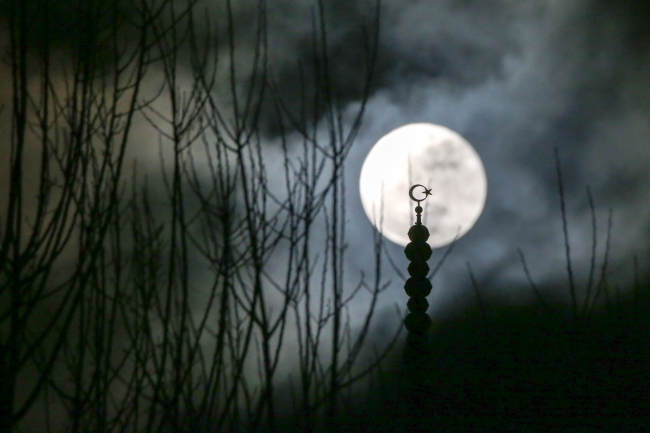 2018'in ilk gününde 'Süper Ay' sürprizi