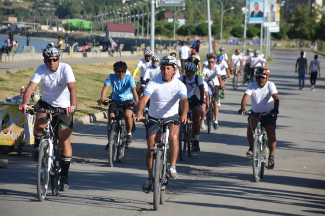 Van Gölü çevresinde bisiklet turu
