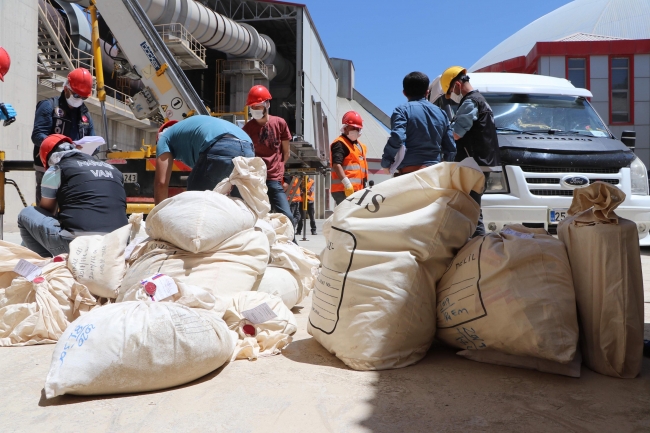 Bir yılda ele geçirilen uyuşturucular çimento kazanında imha edildi