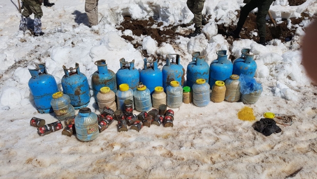 PKK'ya ait kara gömülü 7 sığınak bulundu