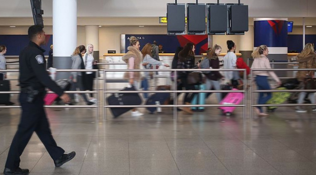 ABD'yi 2018 yılında zorlu süreçler bekliyor