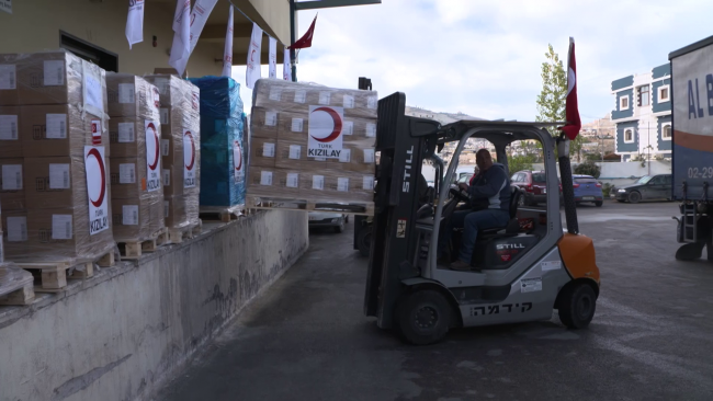 Türk Kızılayı Filistin'de yaraları sarmaya devam ediyor