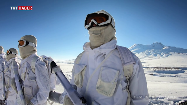TRT Haber, jandarma komandoların kış eğitimine eşlik etti