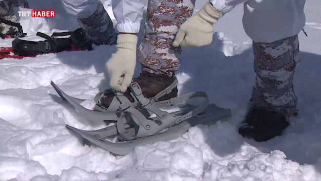TRT Haber, jandarma komandoların kış eğitimine eşlik etti