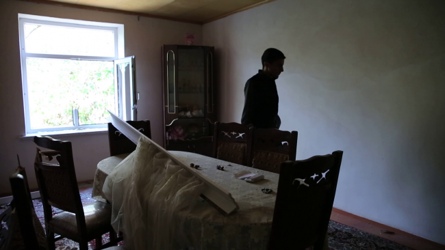 Kamyonette yaşayan Laçınlı aile: Düşman hangi devletle karşı karşıya olduğunu görsün