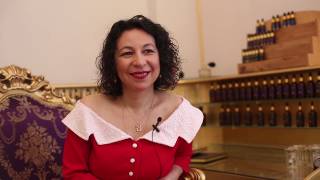 Koku Uzmanı Bihter Türkan Ergül | Fotoğraf: TRT Haber