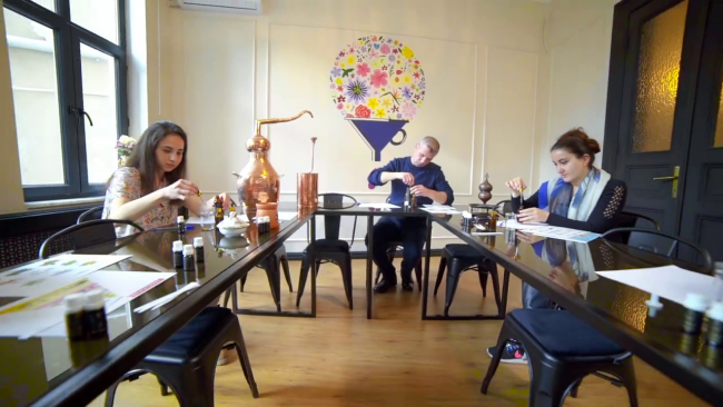 Güzel koku okula giriyor