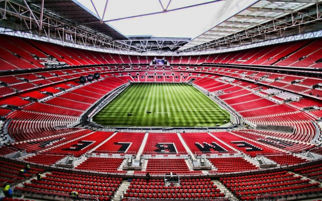 Pandemi döneminde maçların seyircisiz oynanması ciddi gelir kaybına yol açtı. Foto: Wembley Stadyumu