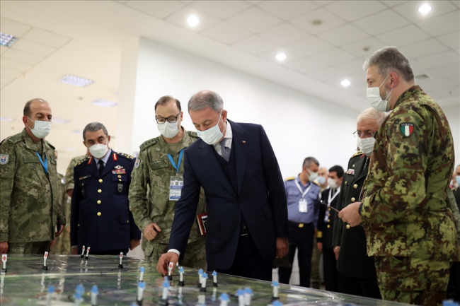 Bakan Akar: NATO'nun canlı ve etkin olduğuna inanıyoruz