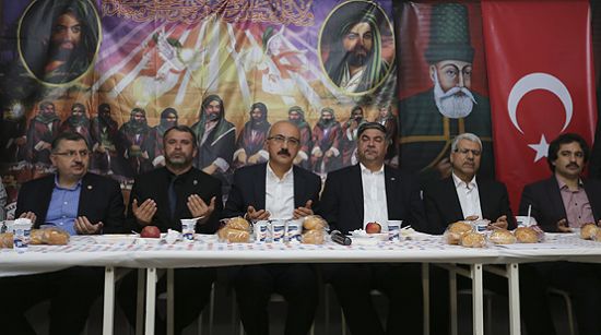 'Türkiye Cumhuriyeti güçlenerek yoluna devam ediyor'