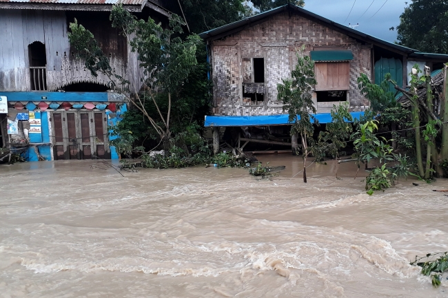 Myanmar'da köyler sular altında kaldı