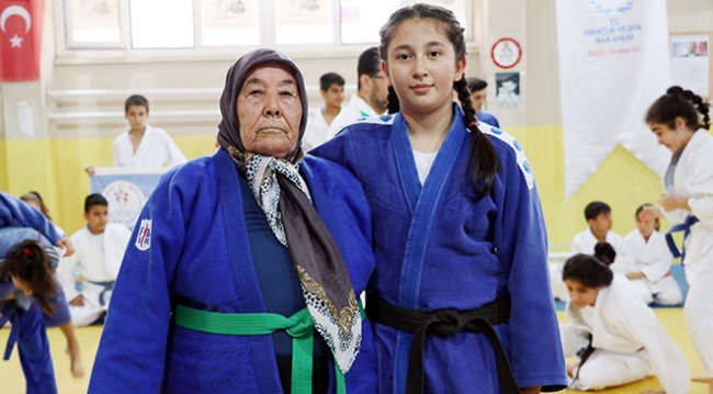 80’lik Ayten Nine judocu oldu
