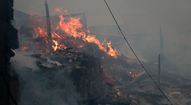 Yangına giden itfaiye aracı uçuruma yuvarlandı: 2 şehit