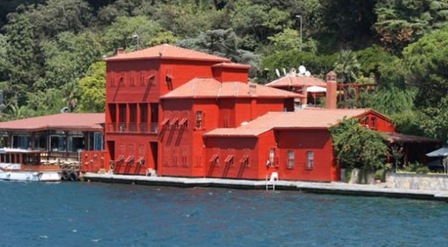 Hekimbaşı Salih Efendi Yalısı ağır hasar aldı