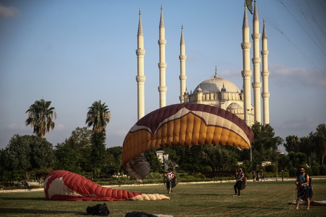 Adana yamaç paraşütçülerinin yeni gözdesi oldu