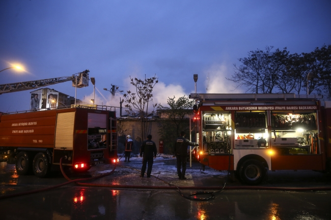 Ankara'da oto sanayi sitesinde yangın