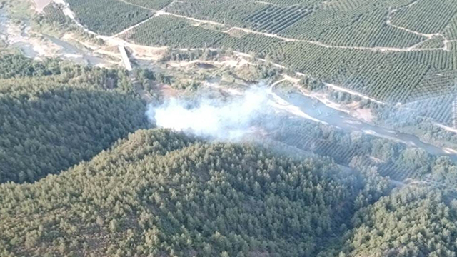 Kaza yapan araçta çıkan yangın ormanlık alana sıçradı