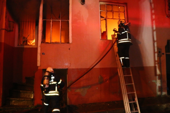 Aydın'daki yangında iki ev kullanılamaz hale geldi