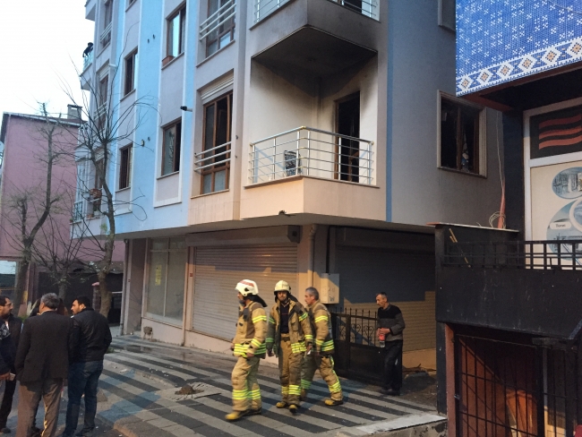 Çekmeköy'de yanan ev kullanılamaz hale geldi