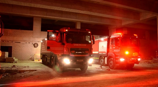 İzmir'de Bayraklı Şehir Hastanesi inşaatında yangın