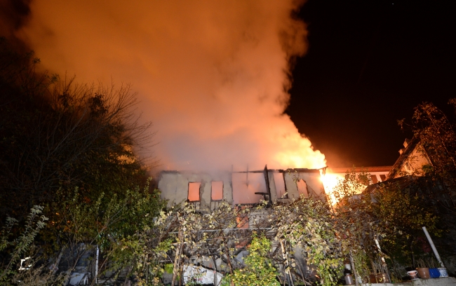 150 yıllık konak yangında kül oldu