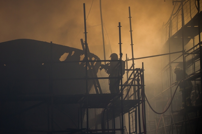 Antalya'da yat üretim merkezinde yangın