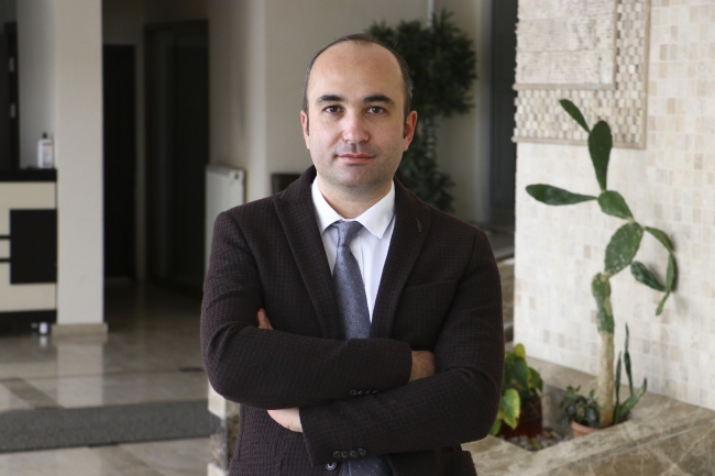 Doç. Dr. Ümit Savaşçı