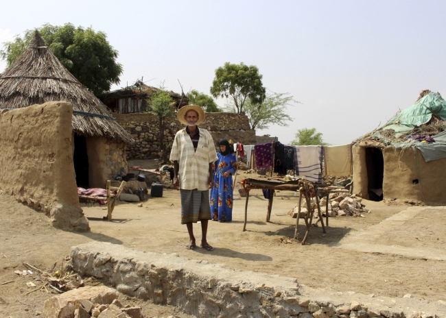Yemenli babaların tek hayali çocuklarına yiyecek götürebilmek
