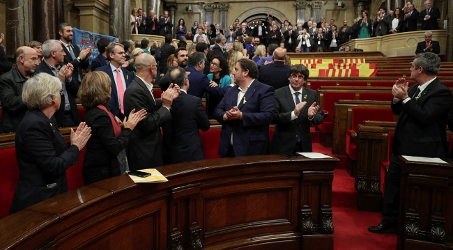 Katalonya tek taraflı bağımsızlık ilan etti
