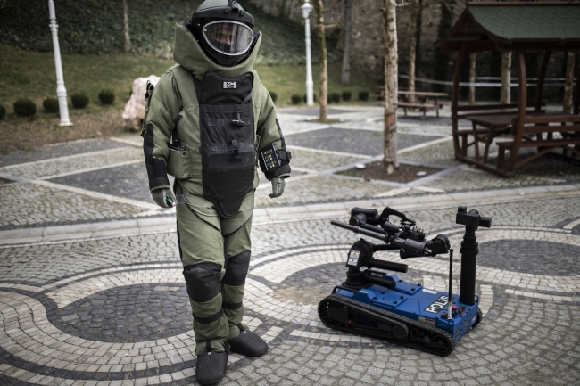 Yerli bomba imha robotu Ertuğrul görev başında