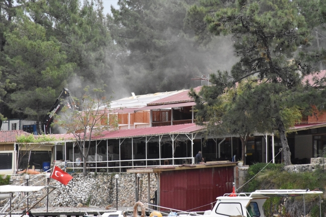 Muğla'da 32 kaçak yapının yıkımına başlandı