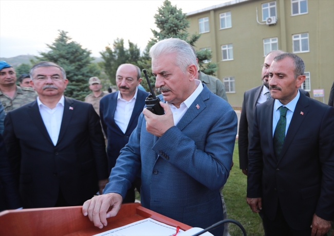 Başbakan Binali Yıldırım Mehmetçiğin bayramını kutladı