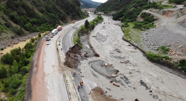 Kastamonu-Ankara karayolunda çökme
