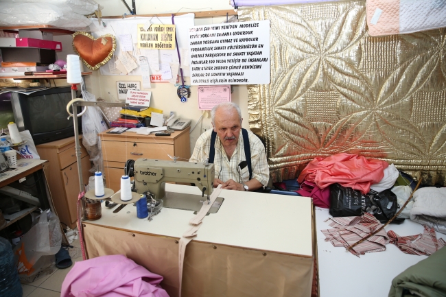 Yorgan ustası Hasan Kar zamana direniyor