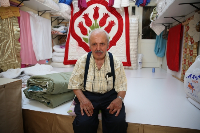 Yorgan ustası Hasan Kar zamana direniyor