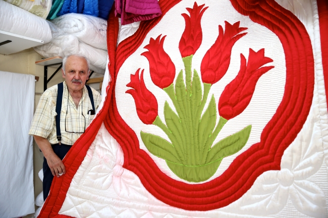 Yorgan ustası Hasan Kar zamana direniyor