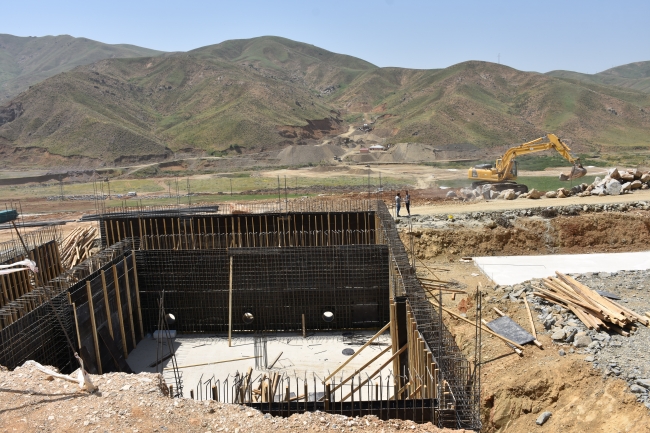 Yüksekova kesintisiz içme suyuna kavuşuyor