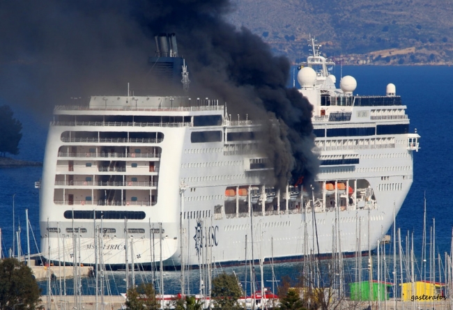 Yunanistan'da cruise gemisinde yangın