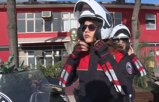 Kadın yunuslar İzmir'in huzur ve güvenliği için çalışıyor