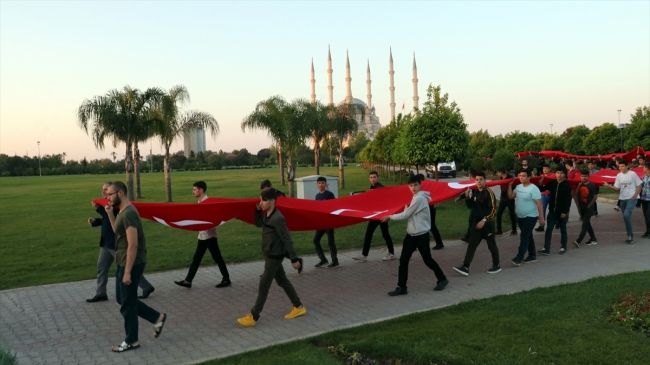 Çanakkale'de 10 bin Türk dedelerinin izinde yürüdü