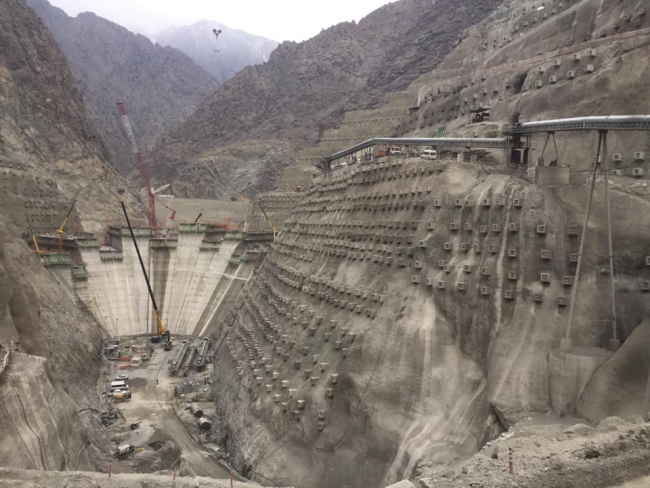 Yusufeli Barajında gövde yüksekliği 64 metreye ulaştı