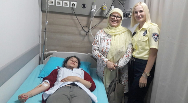 Trabzon'da turistlere Ukrayna asıllı zabıta Nadiia Taşğın rehberlik yapıyor