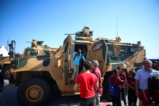 TEKNOFEST'te asker ve polise yoğun ilgi