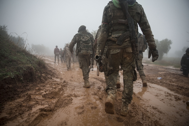 Afrin kırsalındaki terör mevzileri art arda vuruluyor