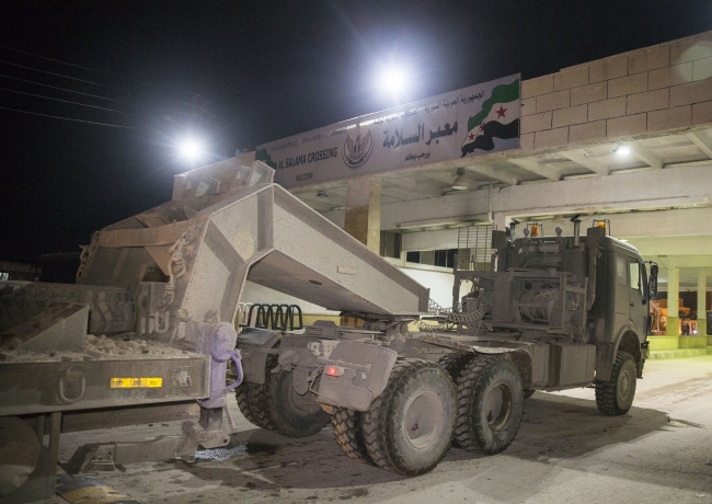 Öncüpınar Sınır Kapısı'ndan Suriye'ye askeri araç sevkiyatı yapıldı