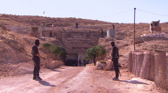 El Bab Deir Tepesi'ndeki ÖSO karargahı ilk kez görüntülendi