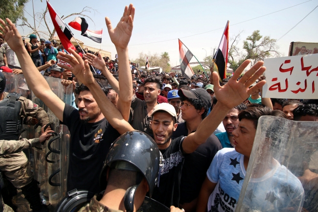 Basra'da gösteriler devam ediyor